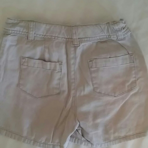 Shorts - Picture 3 of 4